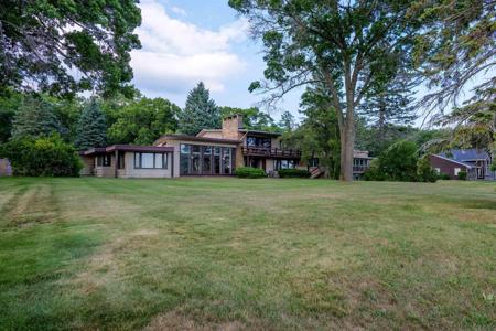 1236 Tawas Beach Road