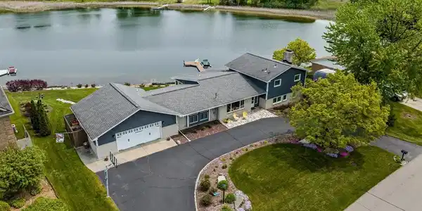 583 TANVIEW Drive
