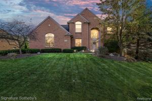 6128 FOXFIRE Circle