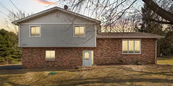 205 RIVIERA Drive
