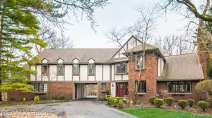 5843 BRAVO Court