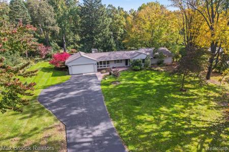 6041 EASTMOOR Road