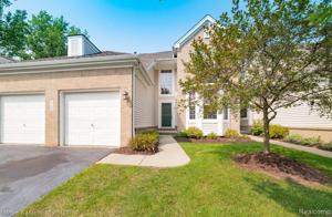 5725 Pinecroft Court