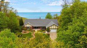 11571 Lakeshore Drive