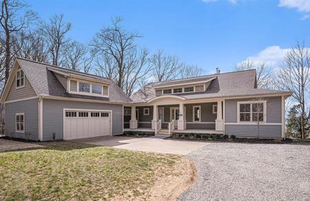 20055 Lake Shore Drive