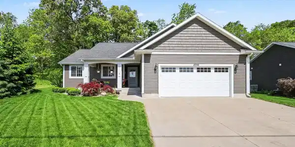 2006 Lake Avenue