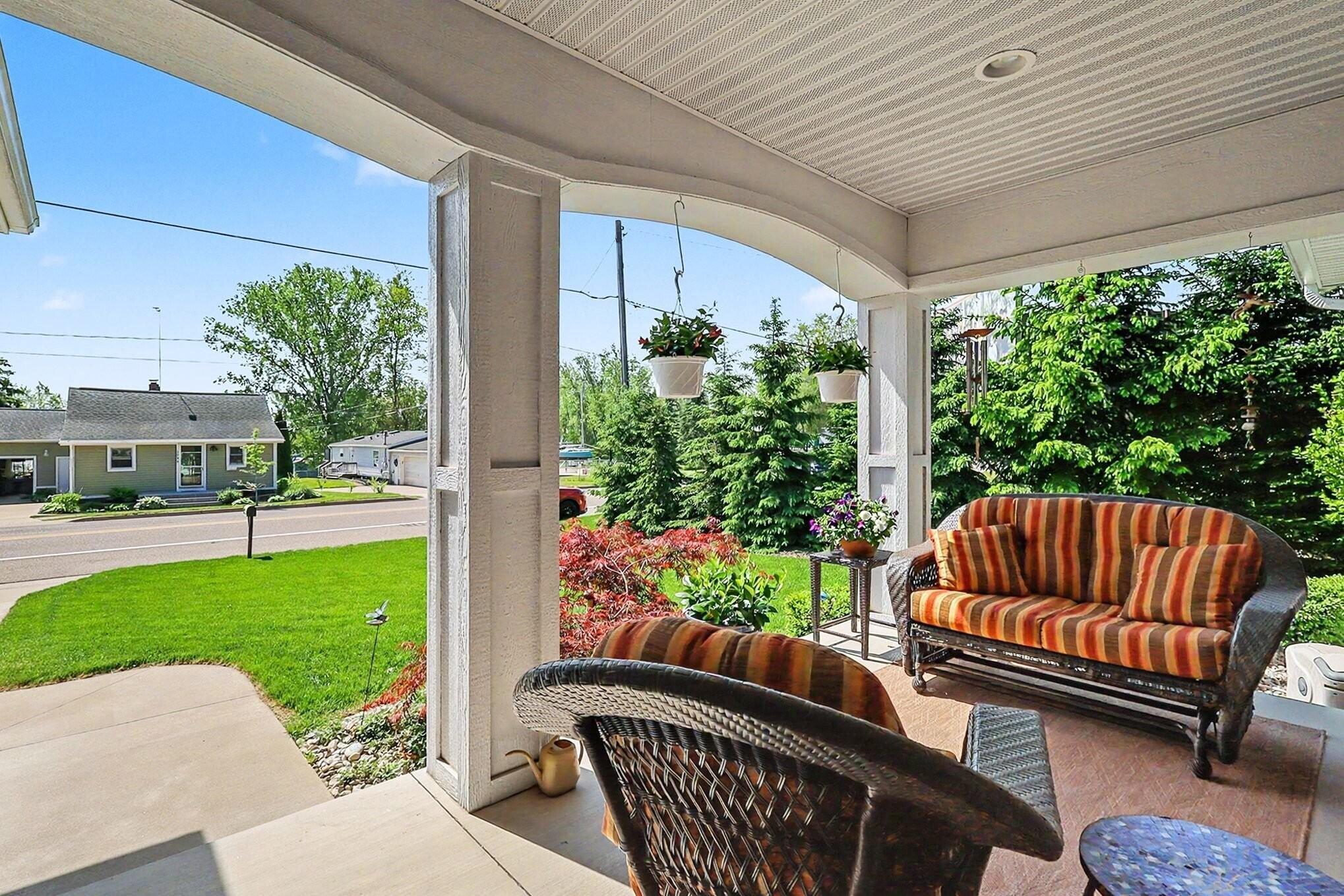 Image 3: Front Porch