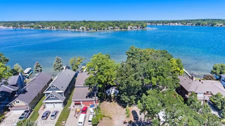 7608 BARNSBURY Drive