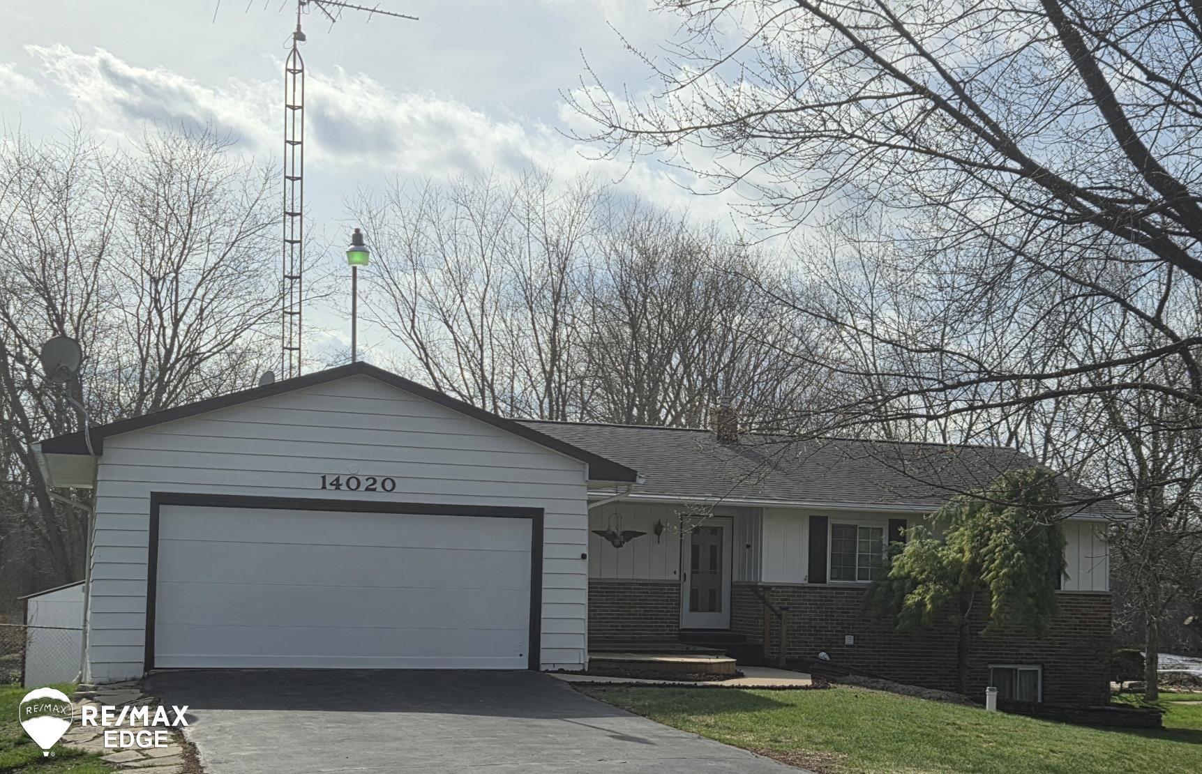 Image 1: Roadside