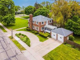 791 LAKE SHORE