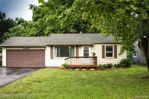 2300 MAPLECREST Drive