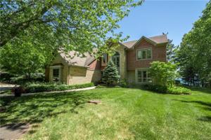 4519 LAKESHORE Road