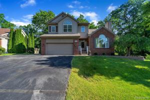 2679 Ravineside Lane South