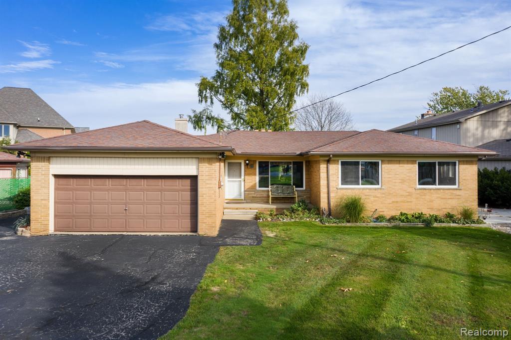 38006 CIRCLE Drive, Harrison Twp, MI lhrmls00877750