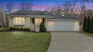 120 LEOTA BLVD Boulevard