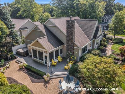 4386 Lakes Edge Drive