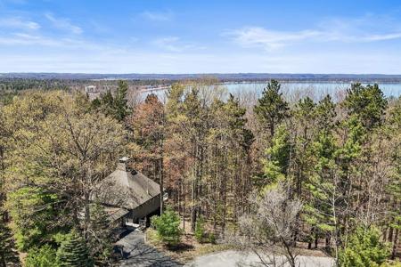2837 Holiday Pines