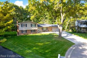 9602 WOODY Court