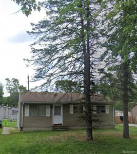 4914 LAKE GROVE N Drive