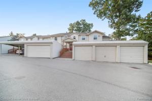 4956 OAK HILL DR