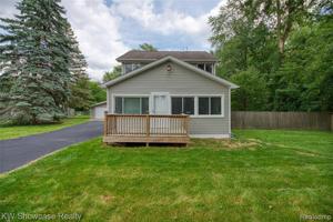 935 IROQUOIS AVE