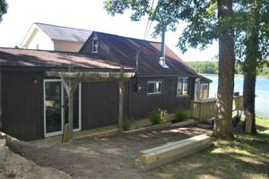 2629 LAKEVIEW Drive