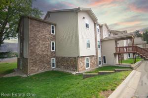 4910 HARBOR POINT DR # 3