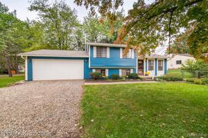 881 HIGHLANDER Street