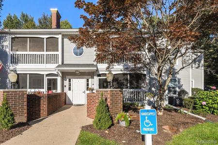 605 CURZON Court