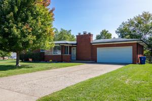 9 EDGELAKE Drive