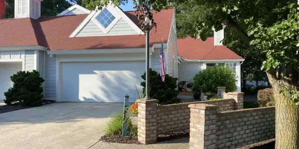 Image 2: landing lane  front 1