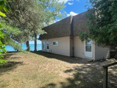 1297 S Bay