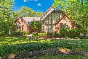 9393 Thornhill Drive