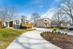679 LAKESIDE Drive