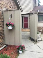 5743 Woodland View