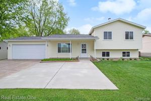 3595 RESERVE Court