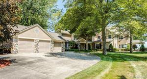 5620 Lakeshore Rd