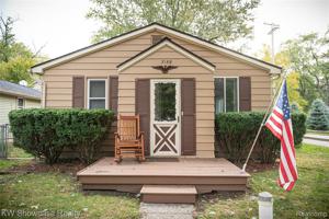 3159 ROYAL Boulevard