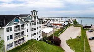 7338 HURON