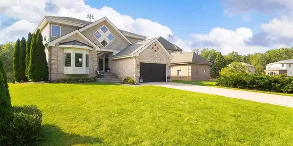 289 MADELEINE Lane