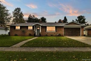2201 ORCHARD LAKE Drive