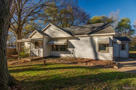 3488 HIGHLAND Boulevard