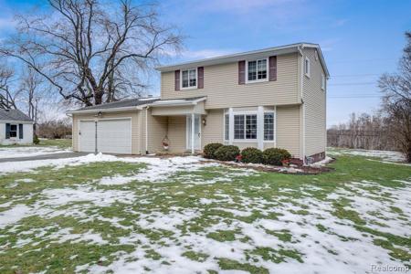 3952 SAGINAW Trail