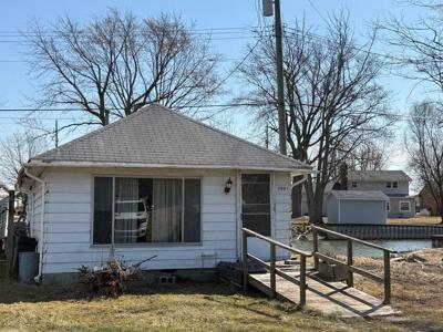 5591 RIVER Road