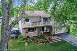 3575 LAKEVIEW Drive