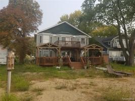 5135 POINTE TREMBLE Road
