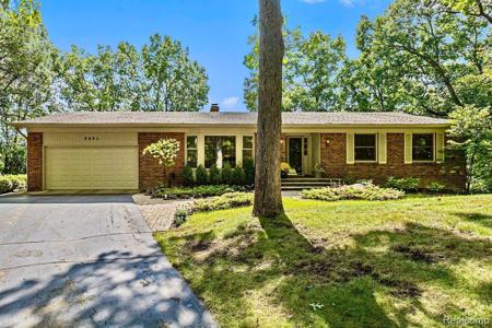 7371 OAK FOREST Drive