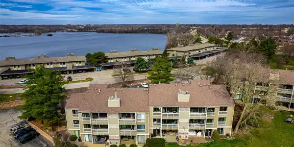 1695 Cliffs Landing