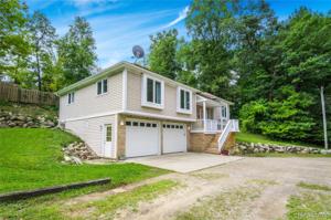690 JOHNSON Drive