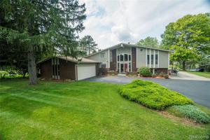 6947 ELLINWOOD Drive